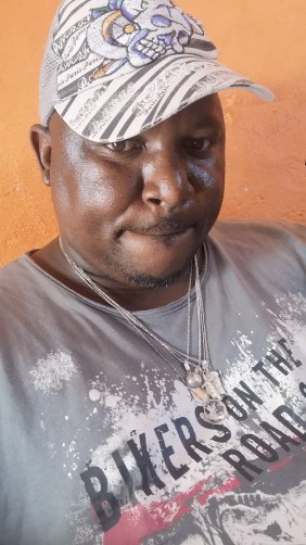 Yannick, 39, Douala