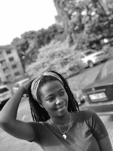 Emmanuella, 19, Accra