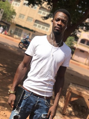 Aly, 23, Bamako