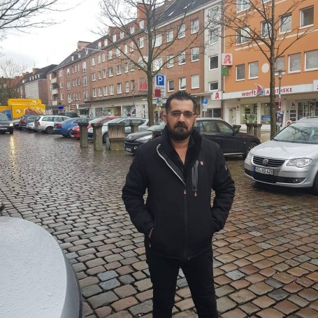 Omar, 39, Kiel