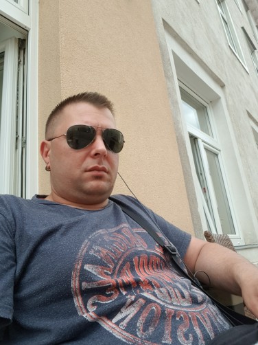 Davor, 43, Vienna