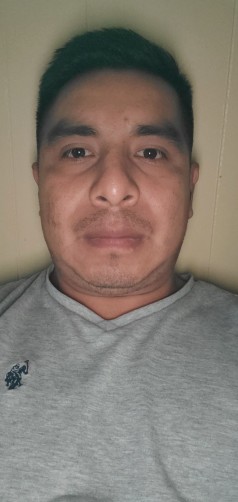 Carlos, 33, Springfield