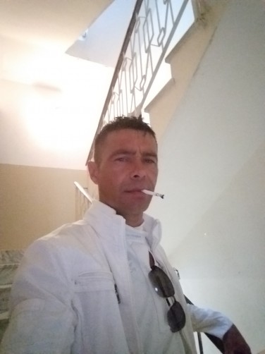 Mihai, 44, Catania