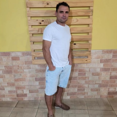 João, 44, Belo Horizonte