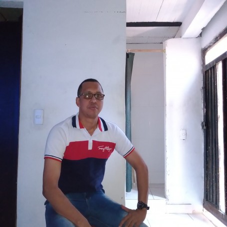 Miguel, 43, Medellin