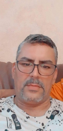Noury, 42, Froha