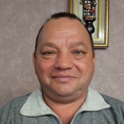 Олег, 52, Darasun