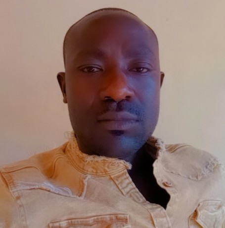 Simion, 34, Kisumu