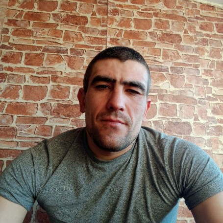 Slavik, 36, Ozarow