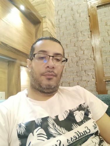 Moez, 37, Kuwait City