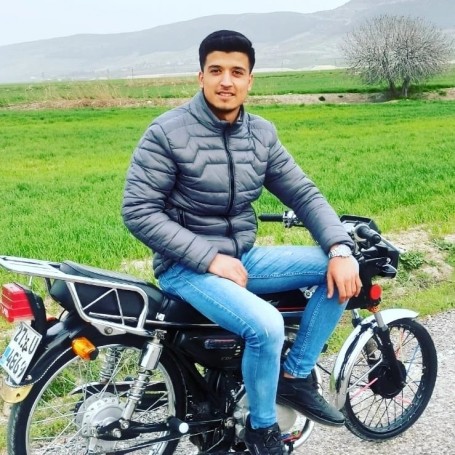 Kadir, 20, Gaziantep