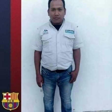 Aníbal, 40, Guatemala City