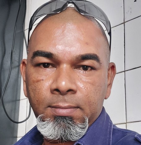 Deepak, 43, Triolet