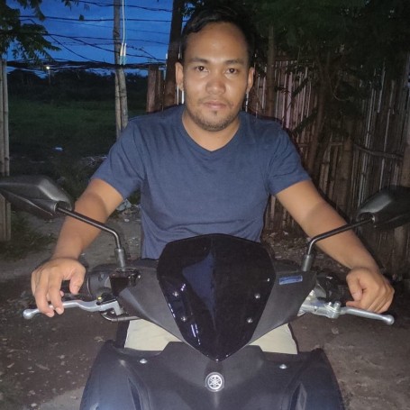 Rhonzkie, 24, Iloilo City