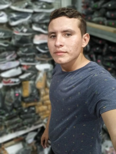 Jose, 20, Machala