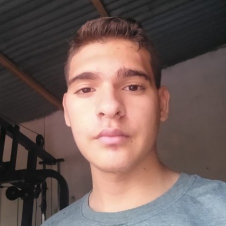 Nicolás, 18, Medellin
