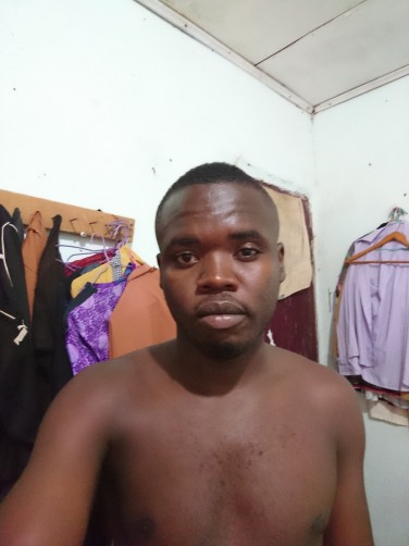 Le Roi, 21, Bamenda