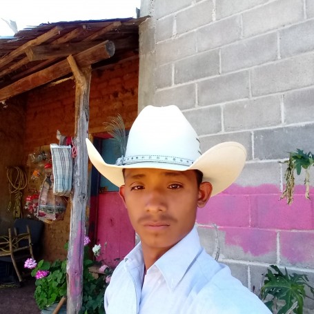 Isidro, 19, San Luis Potosi