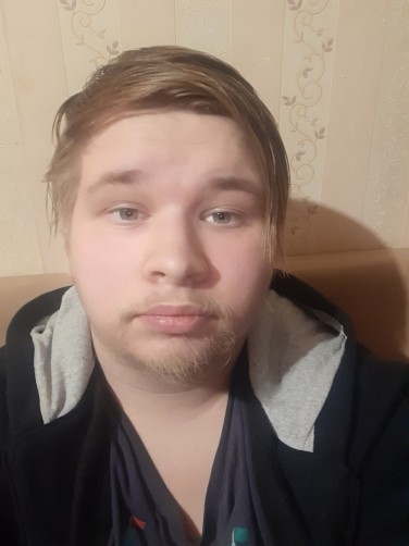 DH, 21, Moscow