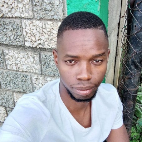 Tauya, 26, Harare