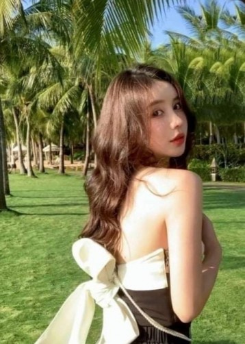 Iris, 28, Monaco