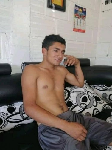 Andres, 19, Manizales