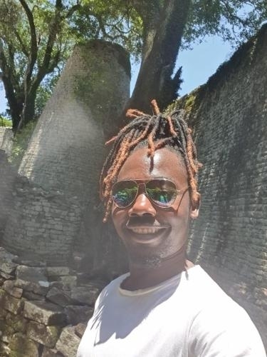 Emmanuel, 32, Harare