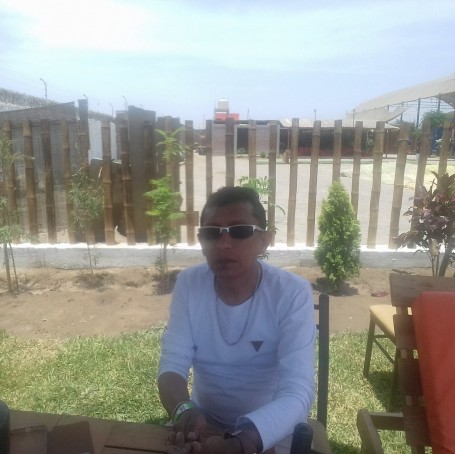 Manuel, 52, Lima