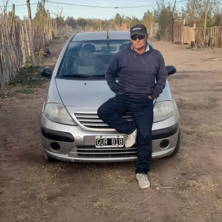 Roberto Carlos, 59, Neuquen