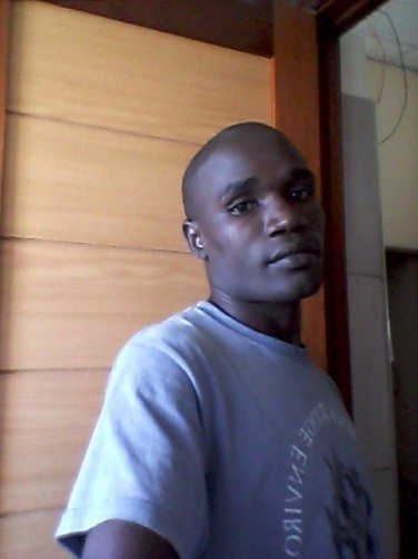 Amos, 31, Nairobi