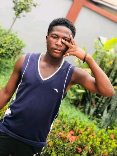 Desmond, 18, Accra