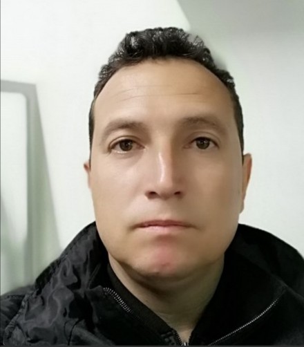 Carlos, 43, Bogota