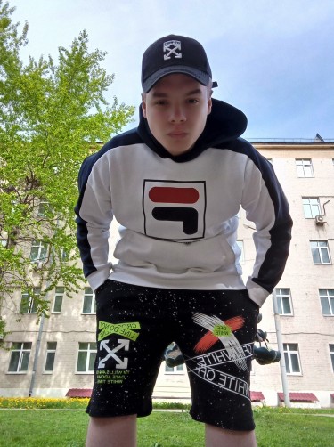 Максим, 18, Moscow