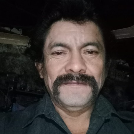 Miguel, 51, Uman