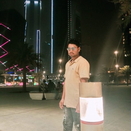 Monir, 23, Doha
