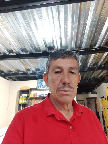 Hugo, 62, Quito
