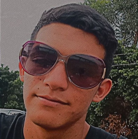 Carlos, 19, Buenos Aires