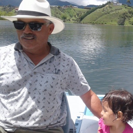 Fernando, 58, Medellin