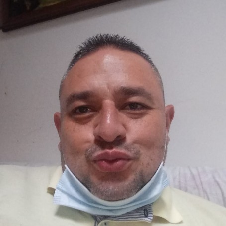 Alvaro, 41, Bogota