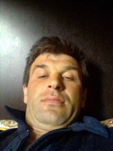 Vitaliy, 37, Kommunar