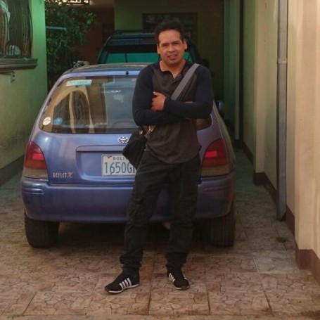 Daniel, 37, Cochabamba
