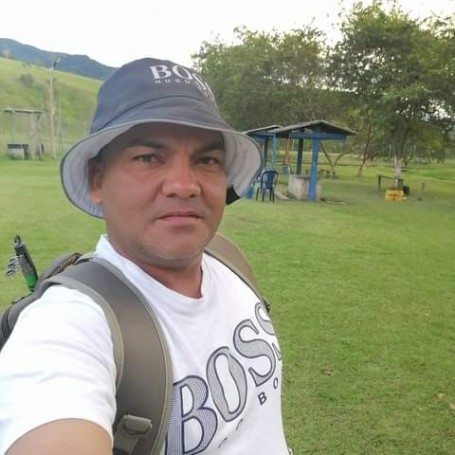 Manuel, 46, Medellin