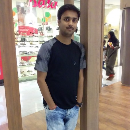 NILAKSHU, 26, Lucknow