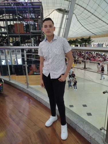 Carlos, 20, Barquisimeto