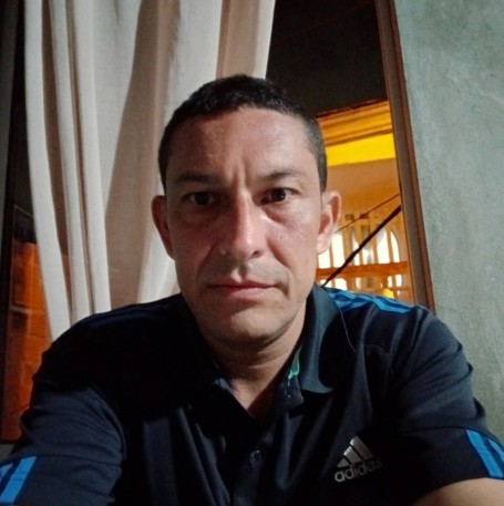 Carlos, 44, Medellin