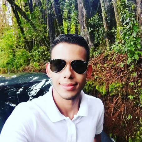 Gerardo, 20, Alajuela