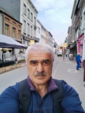 Karo, 61, Brussels