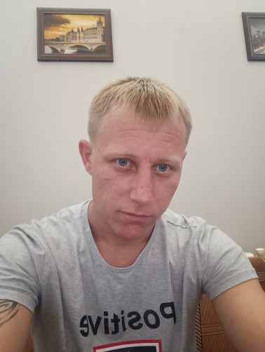 Саша, 32, Krasnoye