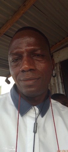 Alex V., 42, Monrovia