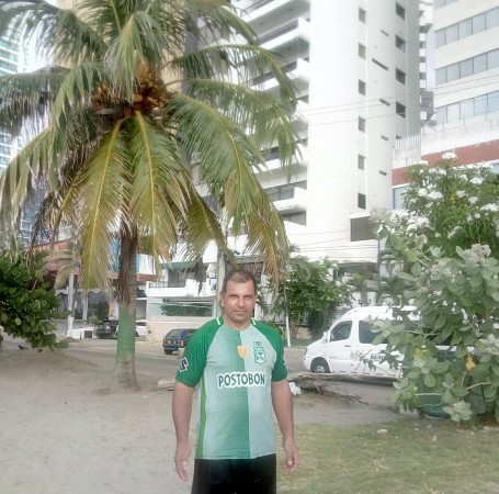 Helio, 52, Bucaramanga